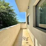 In Βουκουρέστι